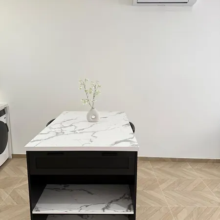 T1 Luxe Hyper Centre 100 M Du Port Clim Wifi Fibre * Toulon