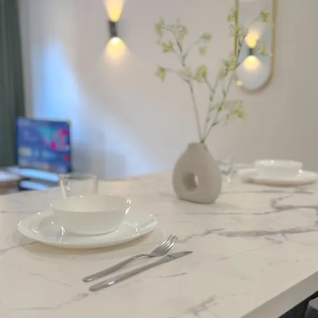 T1 Luxe Hyper Centre 100 M Du Port Clim Wifi Fibre Appartement Toulon